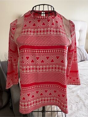 Women’s Red Geometric Print Long-Sleeve Blouse